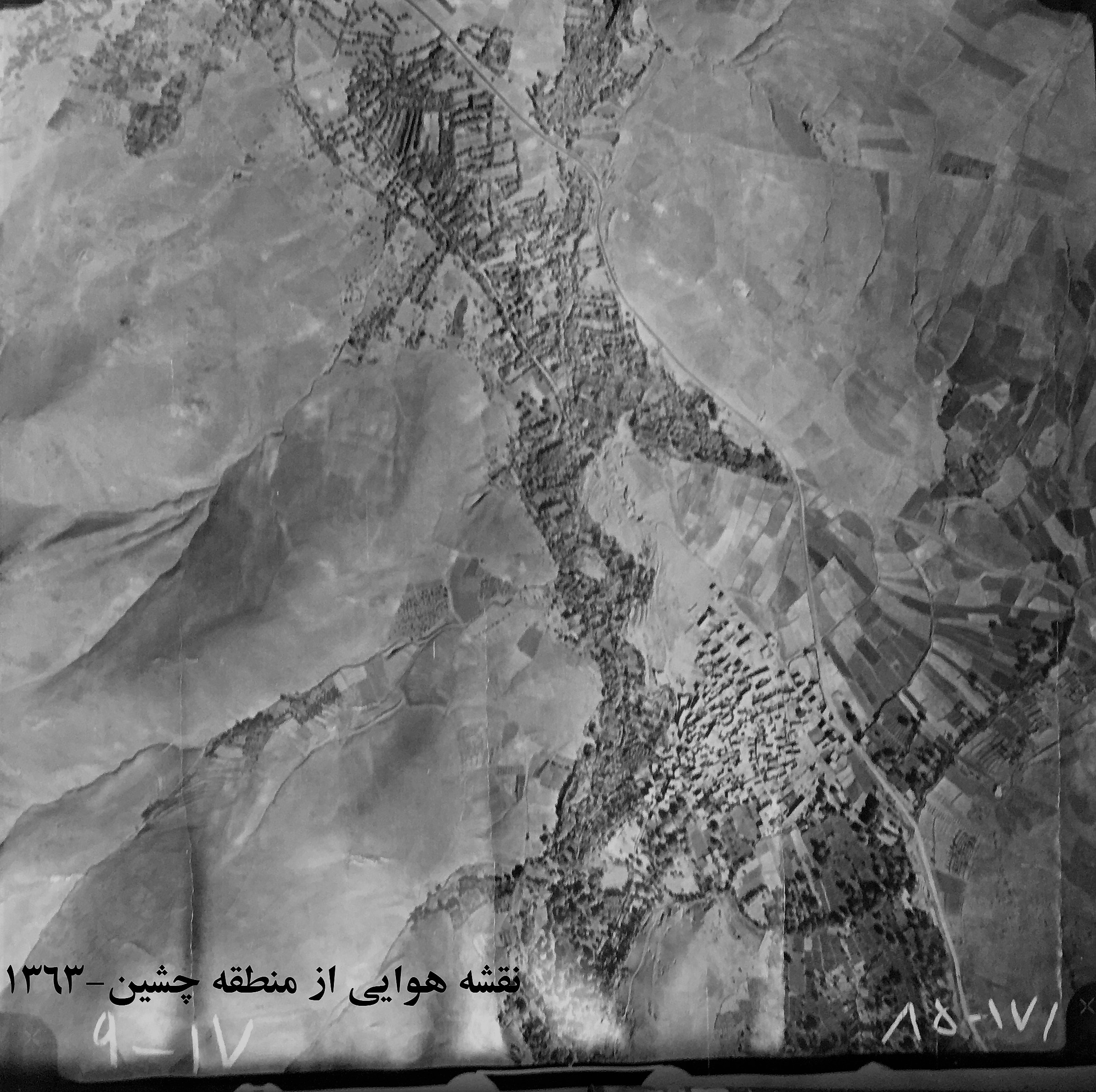 نقشه هوایی از روستای چشین / کشین همدان. این نقشه پیش از سال 1363 برداشته شده